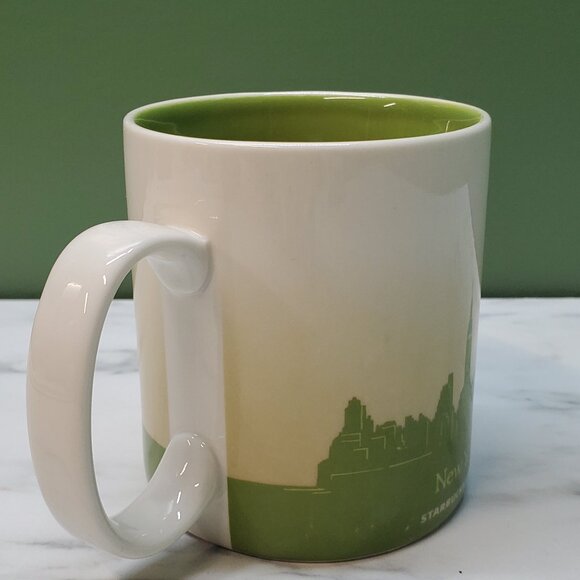 Mug - ☕️ 2012 16oz STARBUCKS New York - Picture 5 of 9